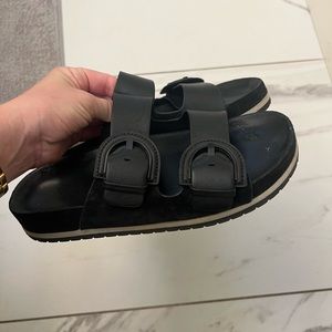 Vince buckle slides